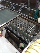 天窓ガラス　作業前　工事現場